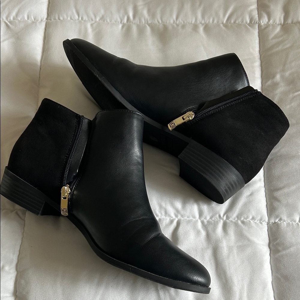 Liz Claiborne Classic Black Ankle Booties - Picture 3 of 9